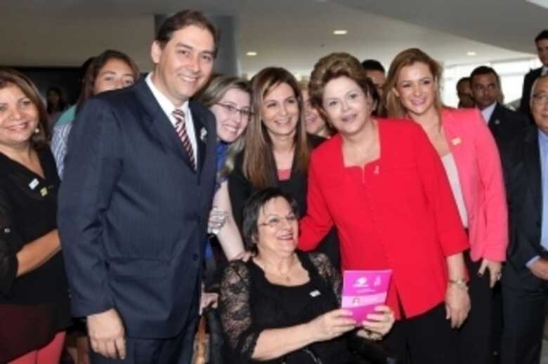 Bernal, Maria da Penha e Dilma Rousseff.