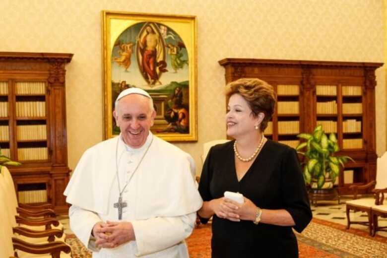 Presidenta Dilma Rousseff durante encontro com o papa Francisco, no Palácio Apostólico.
