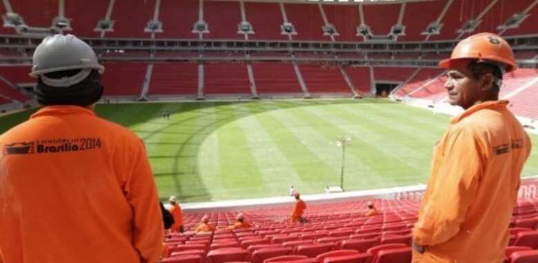 Estádio de Brasília, ainda em obras, terá ingressos de até R$ 400 na sua inauguração.