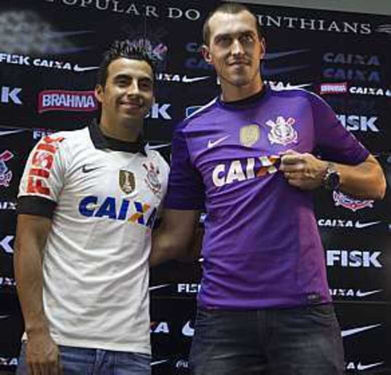 Maldonado e Walter vestem a camisa do Corinthians.