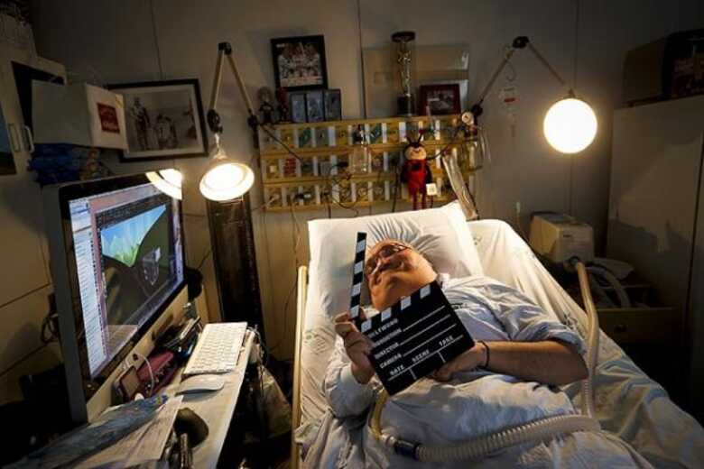 Paulo Henrique Machado, há mais de 40 anos internado no Hospital das Clínicas, está criando uma série animada de televisão em seu leito.