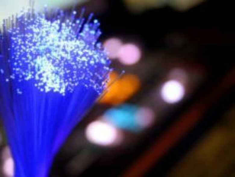 Circuito com fibra ótica ajudou cientistas a testarem nova técnica. (Foto: BBCBrasil.com)