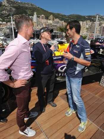 Australiano (à direita) deixa categoria após 12 anos; Raikkonen, Ricciardo, Vergne e Félix da Costa são cotados para o posto ao lado de Vettel. (Foto: Getty Images)