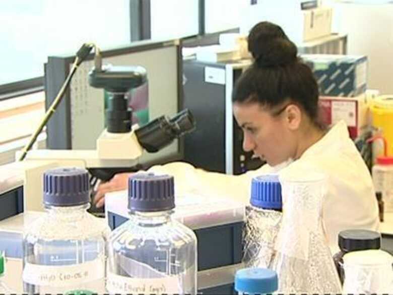 Críticos afirmam que a técnica pioneira de fertilização in vitro é antiética. (Foto: Reprodução/BBCBrasil.com)
