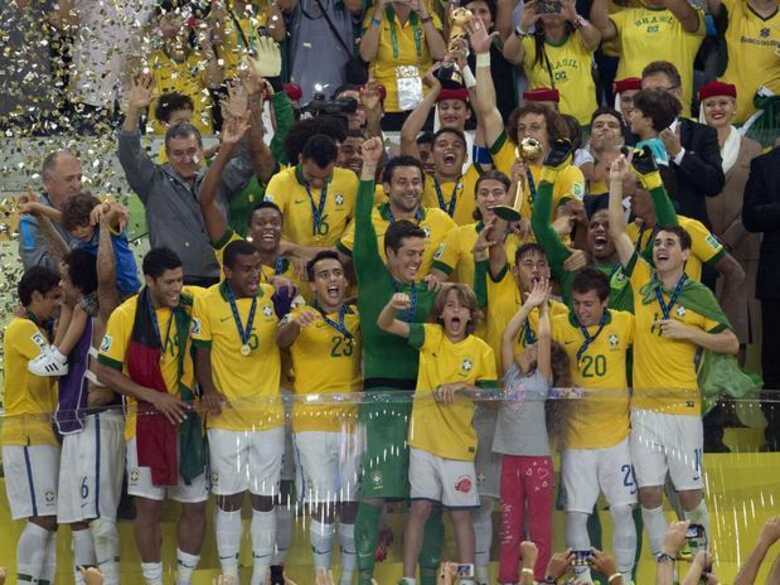 A atual campeã mundial e bicampeã europeia teve de se render no Rio de Janeiro. E bailou impassível diante de uma Seleção Brasileira de atuação exuberante, neste domingo, no Estádio do Maracanã. (Foto
