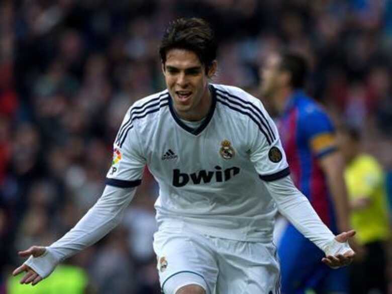 Kaká quer ficar no Real, mas vai perdendo espaço no time espanhol. (Foto: Getty Images)