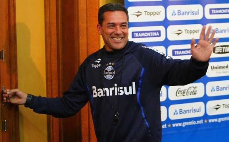 Luxemburgo ficou um ano e quatro meses no Grêmio, mas não conquistou títulos. (Foto: Futura Press)