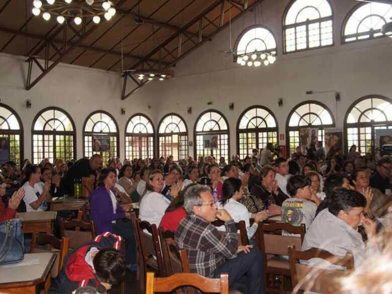 (12 de maio) Encontro no Dia das Mães reuniu mais de 400 pessoas em Santa Maria. (Foto: Luiz Roese/Especial para Terra)