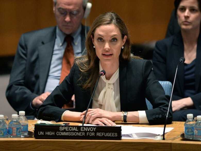 Angelina Jolie diante do Conselho de Segurança da ONU. (Foto: AP)
