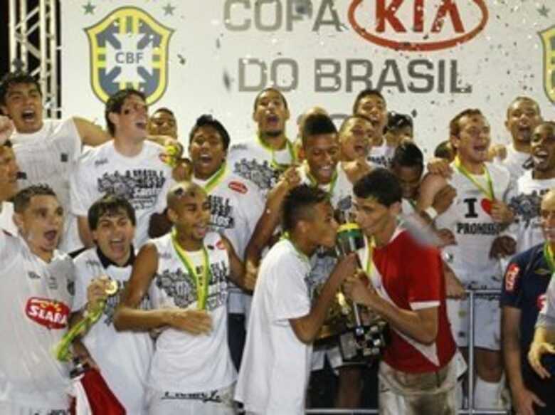 Santos foi o campeão da Copa do Brasil em 2010. (Foto: AE)