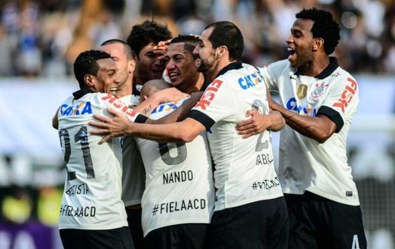 Corinthians venceu o Vitória e manteve boa sequência no Brasileiro. (Foto: Gustavo Epifanio/Agência Estado)