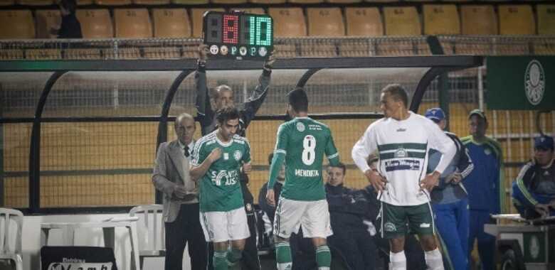 Sem Valdivia, o camisa oito Mendieta será titular no Palmeiras. (Foto: Rodrigo Capote/Uol)