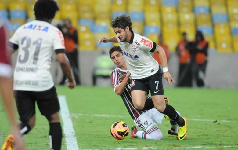 Pato teve atuação apagada e mal pegou na bola. (Foto: André Durão)