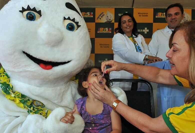 Vacinação pode continuar nas outras unidades federativas em que a meta não foi alcançada. (Agência Brasil/Valter Campanato)