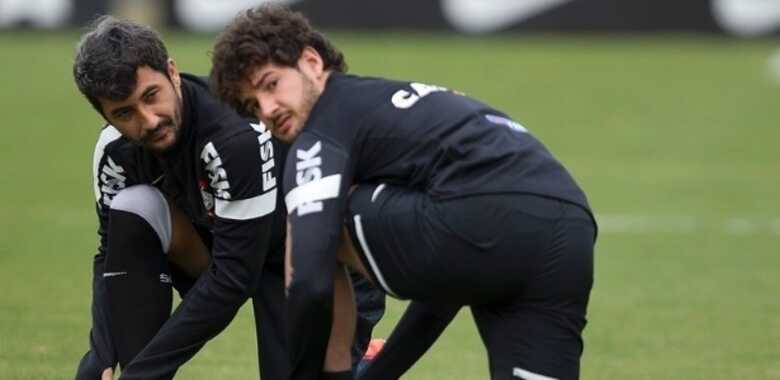 Alexandre Pato e Douglas se acertaram e podem virar arma do Corinthians até o fim da temporada. (Foto: Daniel Augusto Jr./Ag. Corinthians)
