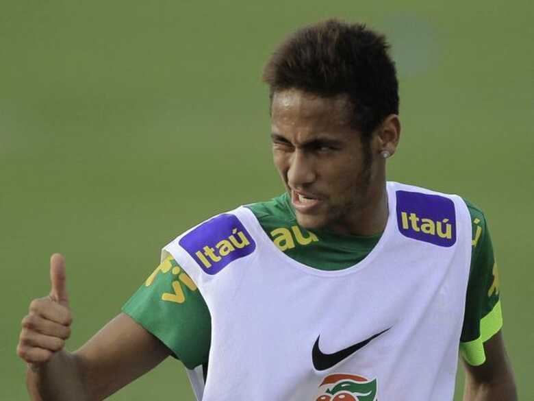 Neymar já jogou ao lado de Pato, Leandro Damião, Fred e Luís Fabiano; próximo é Jô. (Foto: Bruno Spada/Vipcomm)