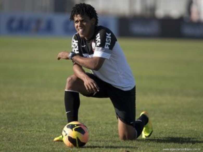 Romarinho comanda o ataque ao lado de Léo. (Foto: Daniel Augusto Jr./Agência Corinthians)