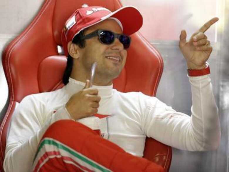 Massa conta com apoio de Ecclestone para ficar na F1 mesmo se não renovar com a Ferrari. (Foto: Reuters)