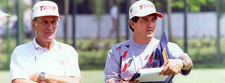 Telê Santana e Muricy Ramalho, juntos no São Paulo, em 1995. (Foto: Arquivo/Ag. Estado)