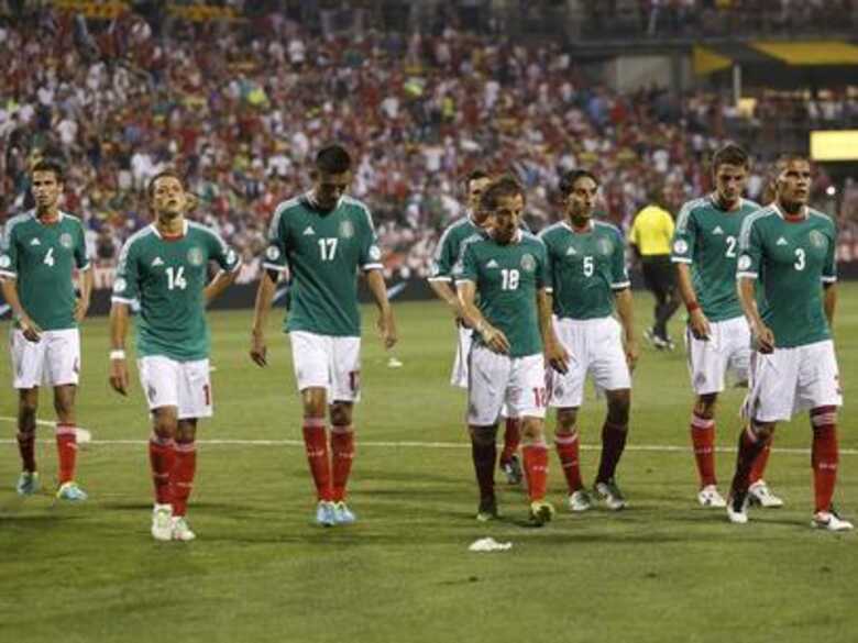 México perdeu para Estados Unidos na última quarta e se encontra fora do grupo que iria à Copa. (Foto: Getty Images)