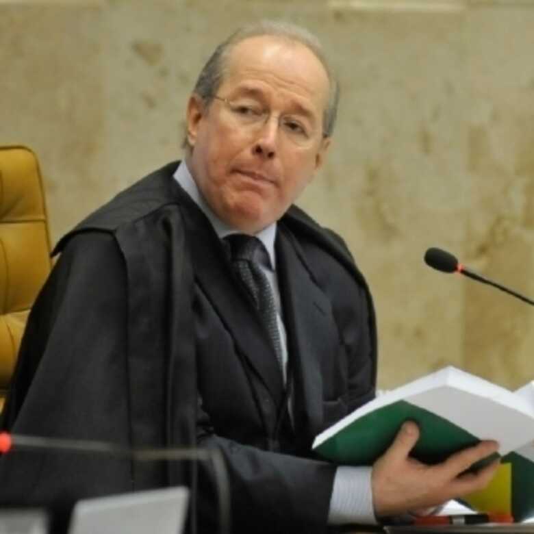 Celso de Mello diz que não cederá a pressões em recursos sobre novo julgamento. (Foto: José Cruz/ABr)