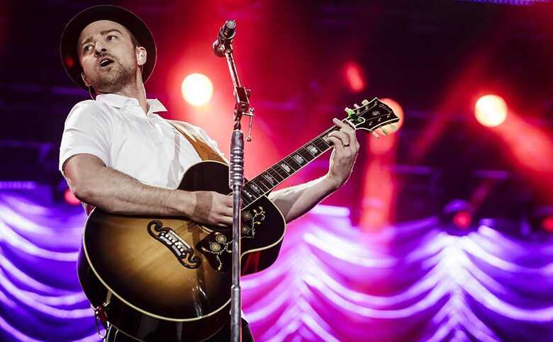 Justin Timberlake se apresenta no palco Mundo, encerrando o terceiro dia de shows do Rock in Rio. (Foto: Adriano Vizoni/Folhapress)