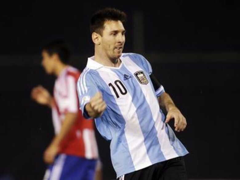 Ex-preparador físico da seleção argentina criticou Fifa por "calendário perverso" e mostrou preocupação com Messi. (Foto: Jorge Adorno/Reuters)