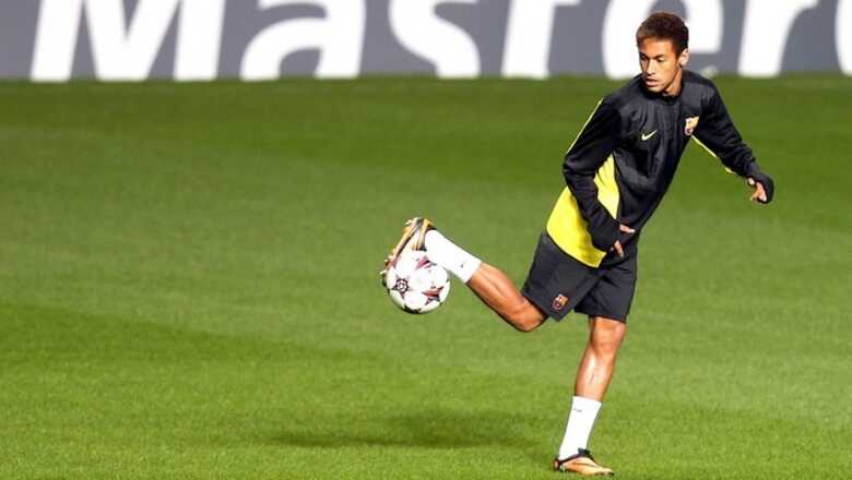 Neymar participou de uma rápida atividade no Celtic Park. (Foto: Agência AFP)