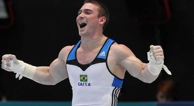 Arthur Zanetti comemora após fazer apresentação quase perfeita na final das argolas no Mundial. (Foto: Ricardo Bufolin/CBG)