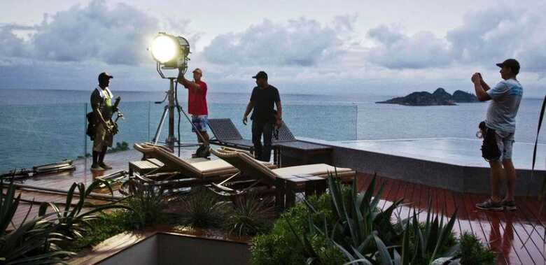 Bastidores de "Destino: Rio de Janeiro", série produzida pela O2 que estreia em breve na HBO. (Foto: divulgação)