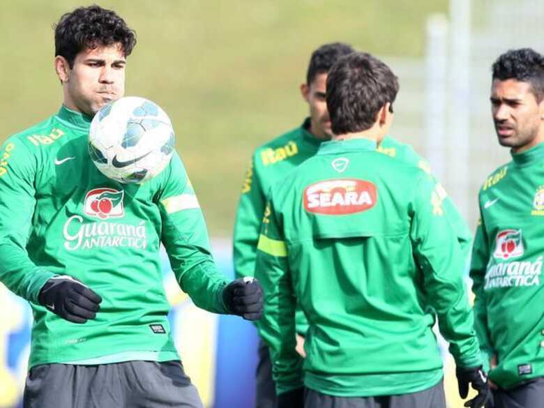 Convocado para a Seleção Brasileira em março (foto), Diego Costa está próximo da seleção espanhola. (Foto: Mowa Press/Divulgação)
