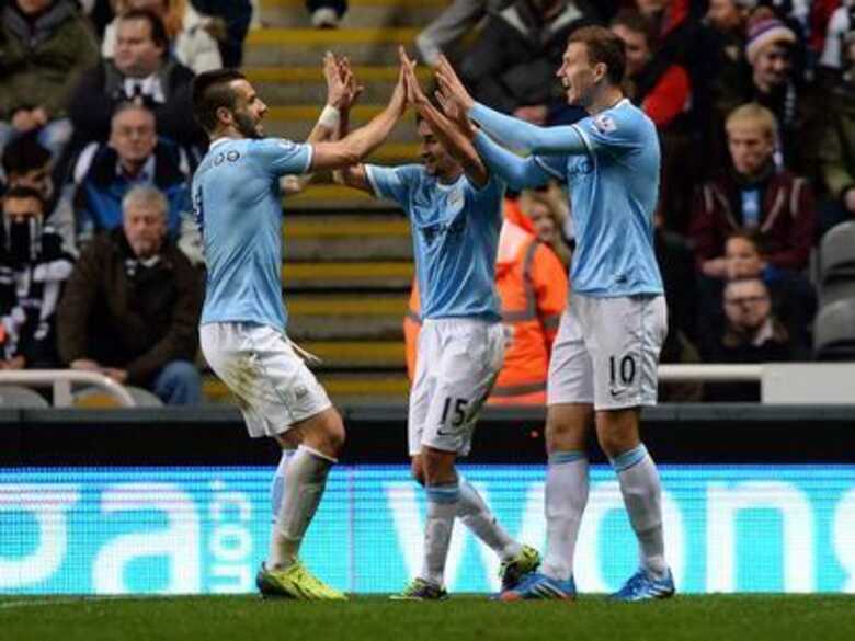 Manchester City (foto) só conseguiu vitória na prorrogação. (Foto: Reuters)
