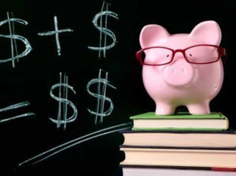 Brasileiros devem quitar dívidas ou pagar despesas de início de ano com 13º salário. (Foto: Thinkstock/Getty Images)