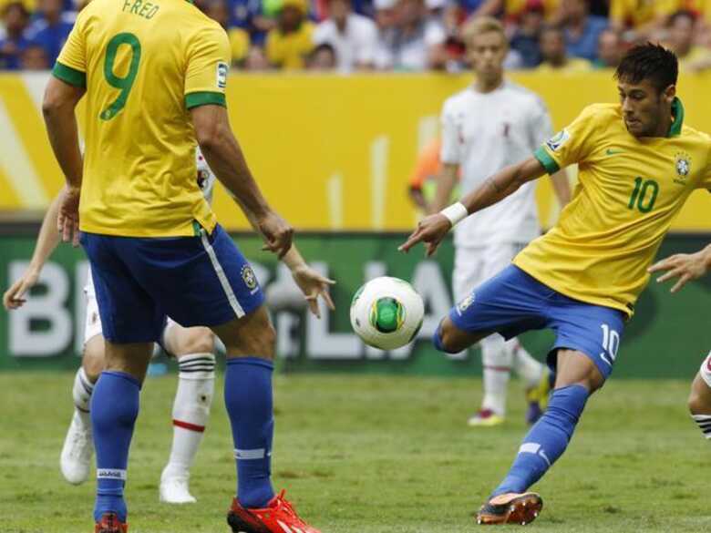 Neymar encerrou o jejum de gols com um golaço contra o Japão. (Foto: AP)