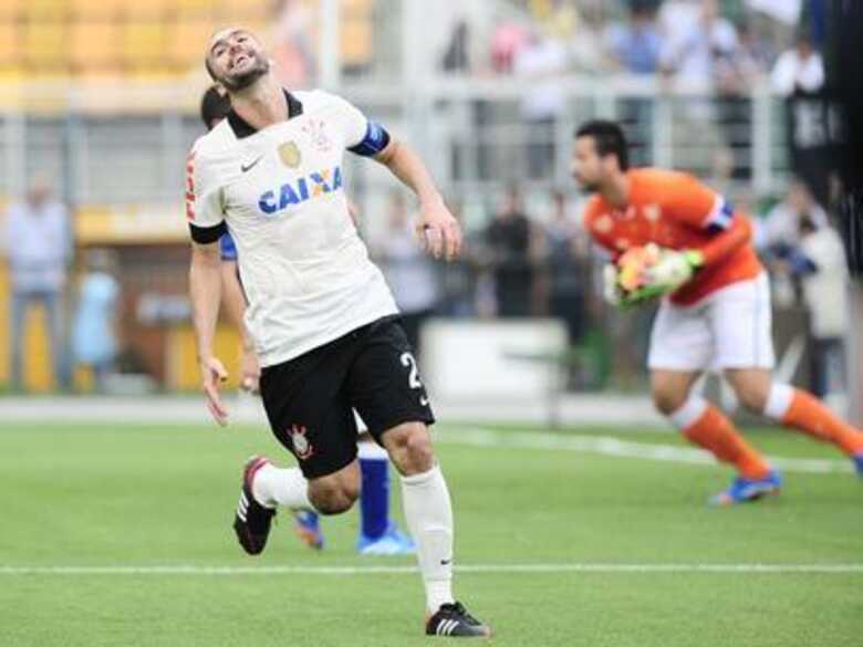 Danilo será titular do Corinthians depois de seis jogos no banco.(Foto: Marcelo Pereira/Terra)