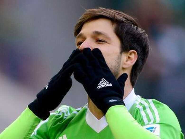 Sonho santista para 2014, Diego deve ficar na Europa; meia do Wolfsburg ainda sonha com Copa do Mundo. (Foto: EFE)