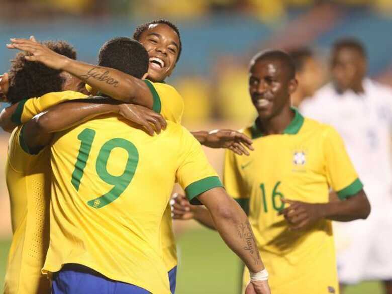 Brasil chegou ao intervalo vencendo por 1 a 0; no segundo tempo, fez quatro gols. (Foto: Mowa Press/Divulgação)