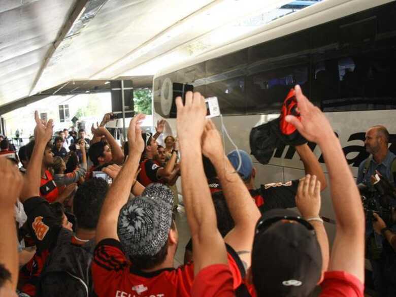 Flamenguistas fazem festa e apostam em título nacional. (Foto: Joka Madruga/Futura Press)