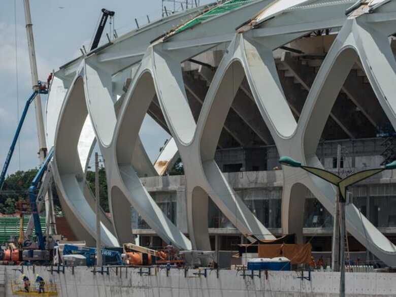 25.11.2013: com mais de 90% das obras concluídas, a Arena Amazônia já está entrando na fase final. (Foto: AFP)