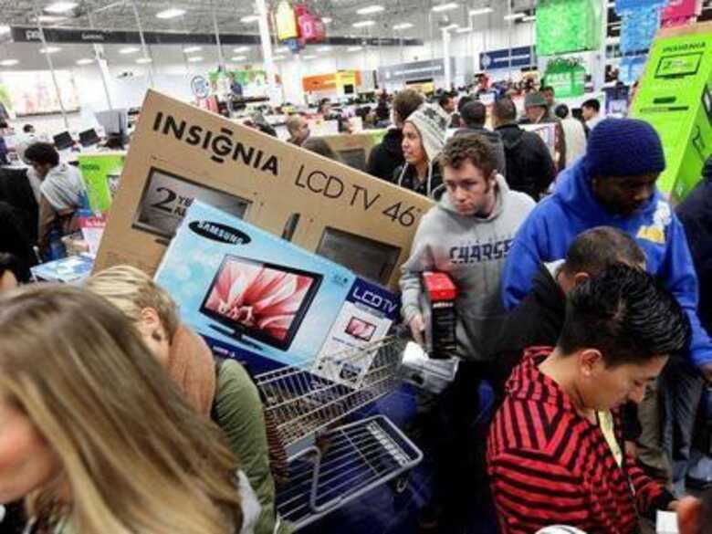 Consumidores devem ficar atentos a ofertas falsas. (Foto: AFP)