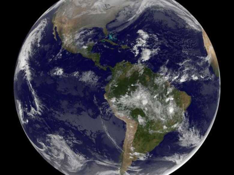 Imagem de satélite mostra o continente americano na manhã de Natal. (Foto: Nasa/divulgação)