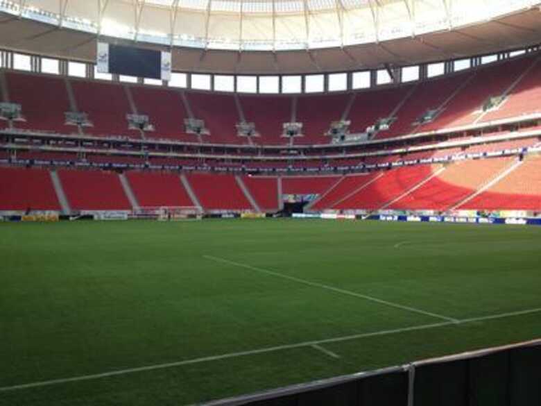 Estádio Mané Garrincha está pronto e recebeu jogos da Série A em 2013. (Foto: Anderson Regio/Terra)