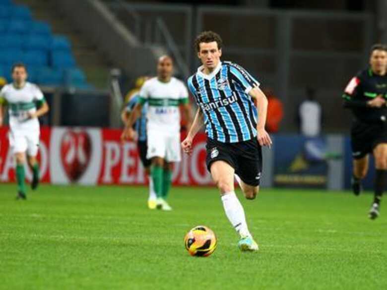 Elano está em baixa, mas tem experiência na Copa Libertadores. (Foto: Lucas Uebel/Grêmio FBPA/divulgação)