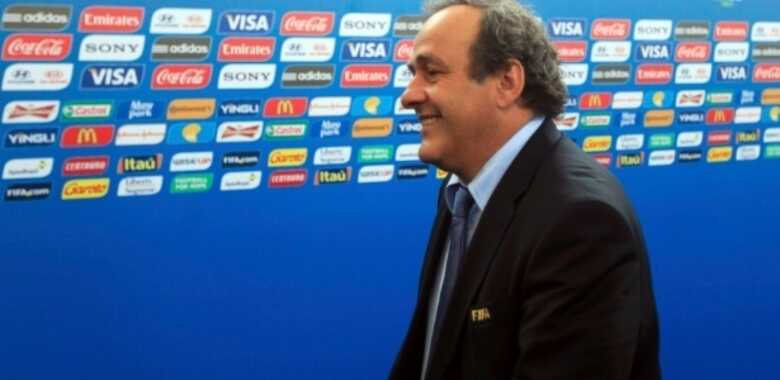 Presidente da Uefa, Michel Platini, não concorda com a realização da Copa no verão do Qatar. (Foto: Reuters/Ricardo Moraes)
