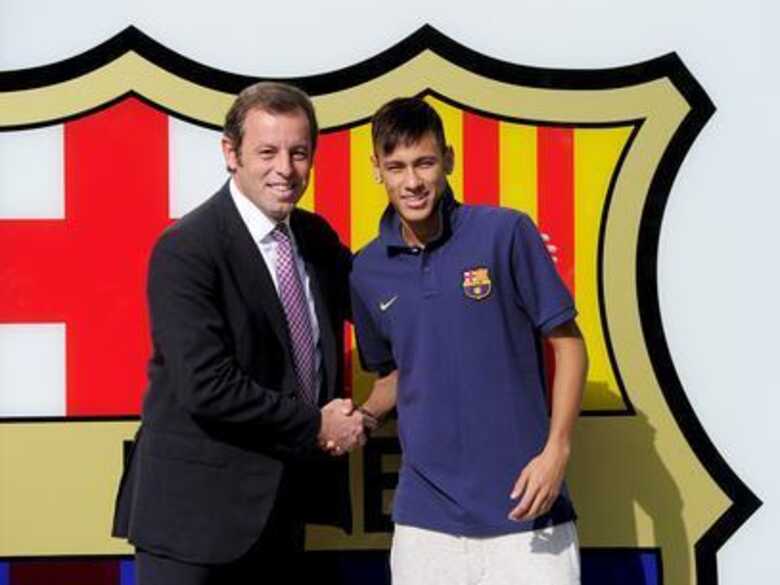 Barcelona teria pago no total 95 milhões de euros por Neymar. (Foto: AFP)