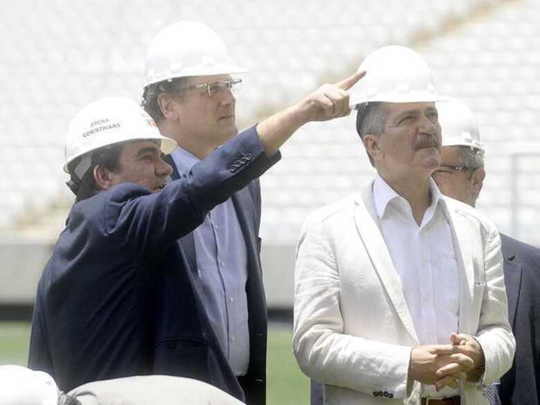 Arena Corinthians passa por vistoria da Fifa chefiada pelo secret&aacute;rio-geral Jer&oacute;me Valcke. (Foto: Ricardo Matsukawa/Terra)