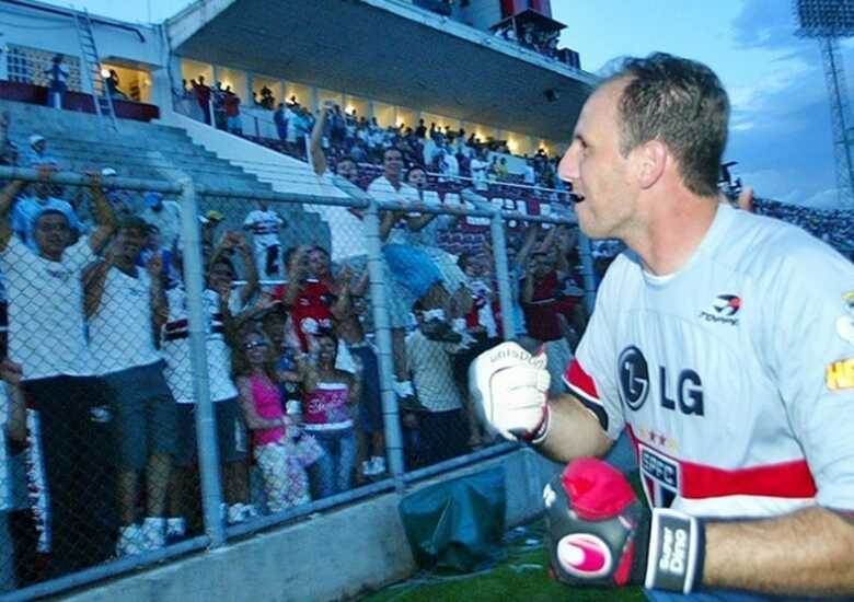 (Foto: Antonio Gaud&eacute;rio/Folha Imagem)