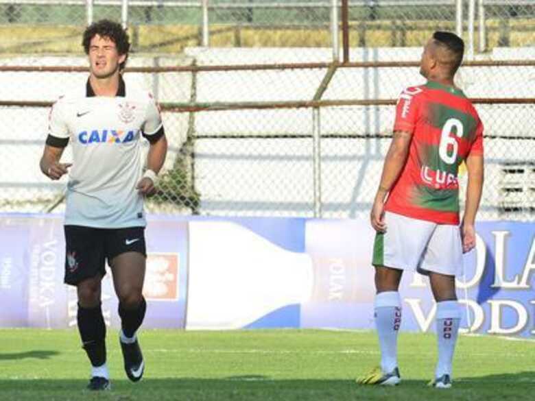Pato é novamente reserva do Corinthians neste início de temporada. (Foto: Marcelo Pereira/Terra)