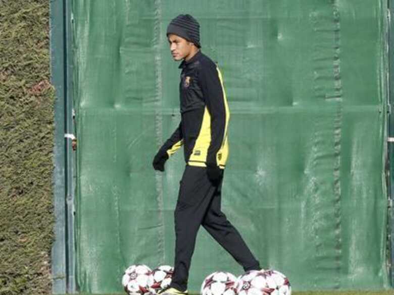 Polêmica envolvendo sua negociação para o Barcelona pode prejudicar o atacante Neymar financeiramente. (Foto: Reuters)