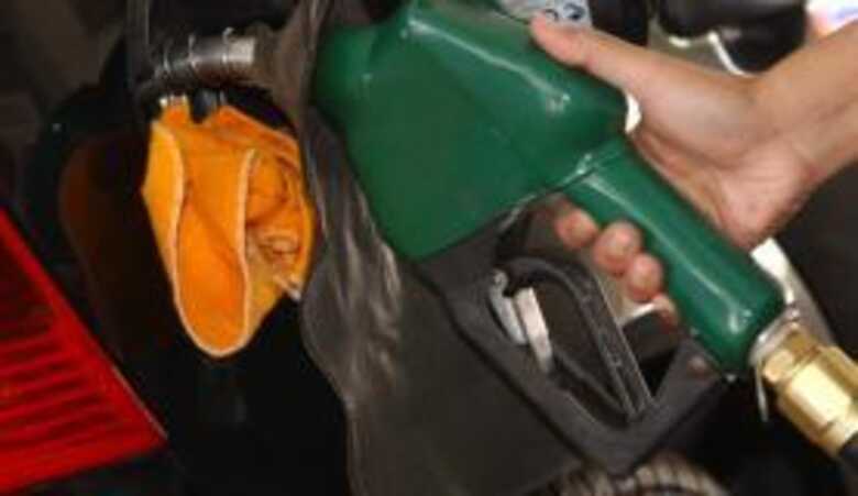 O consumo nacional de combustíveis cresceu 5% em 2013, em comparação a 2012, totalizando 136,2 bilhões de litros. (Foto: Arquivo/Agência Brasil)